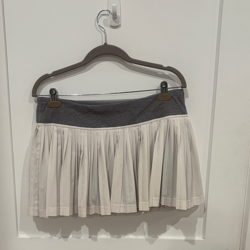 Lululemon Athletica Gray and Cream Mini Skirt